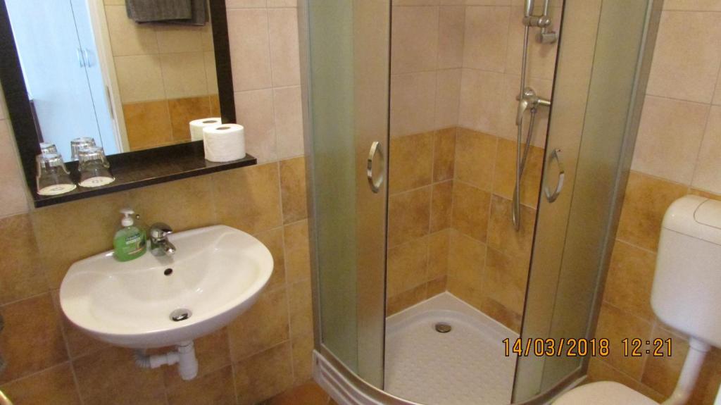Rooms with a parking space Zagreb - 14837 photo 3