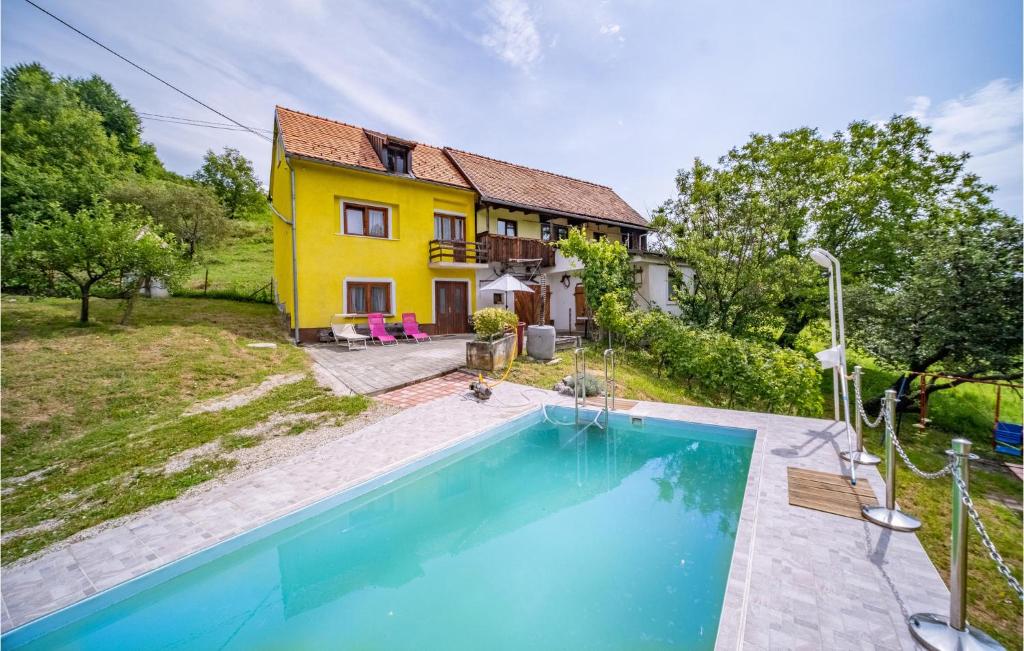 Awesome Home In Prodin Dol — photo 1