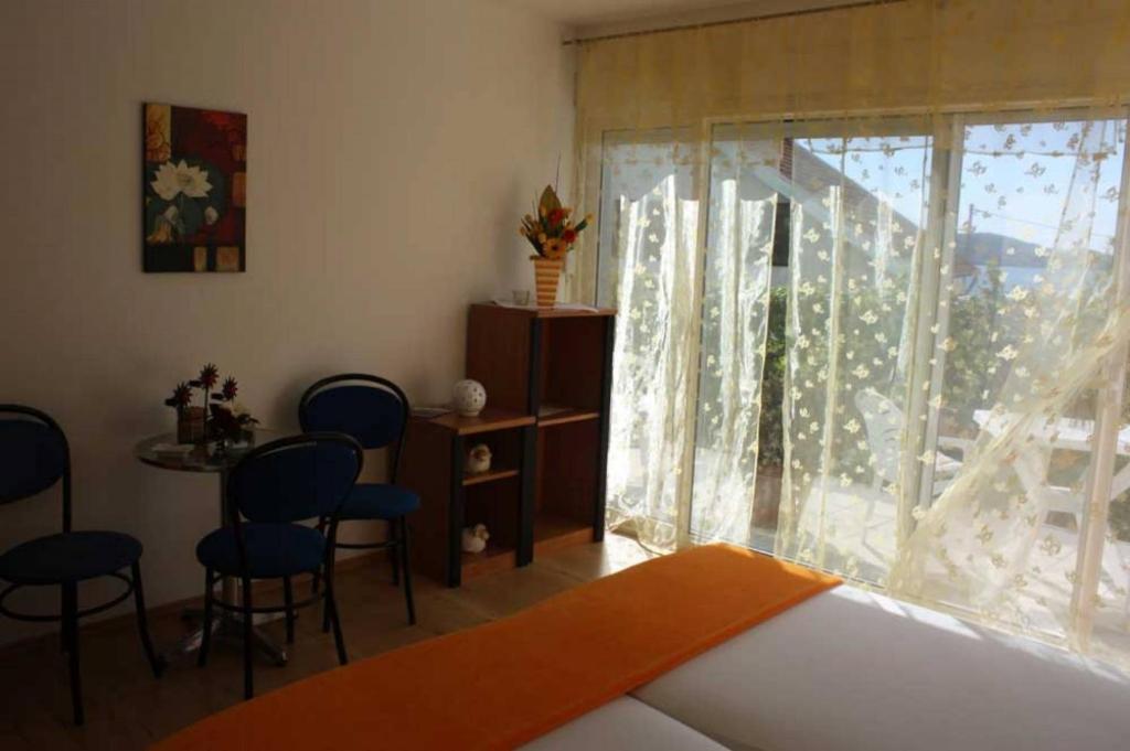 Studio apartment in Trogir with balcony photo 2