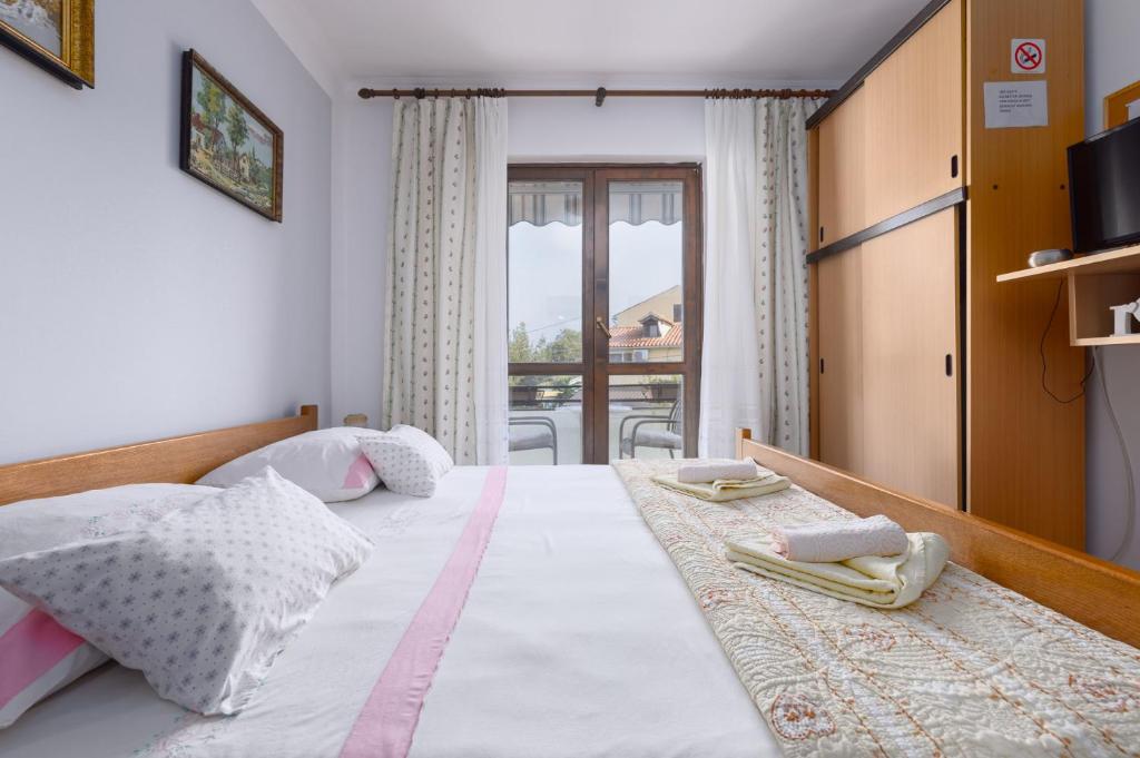 Room with terace Miranda photo 2