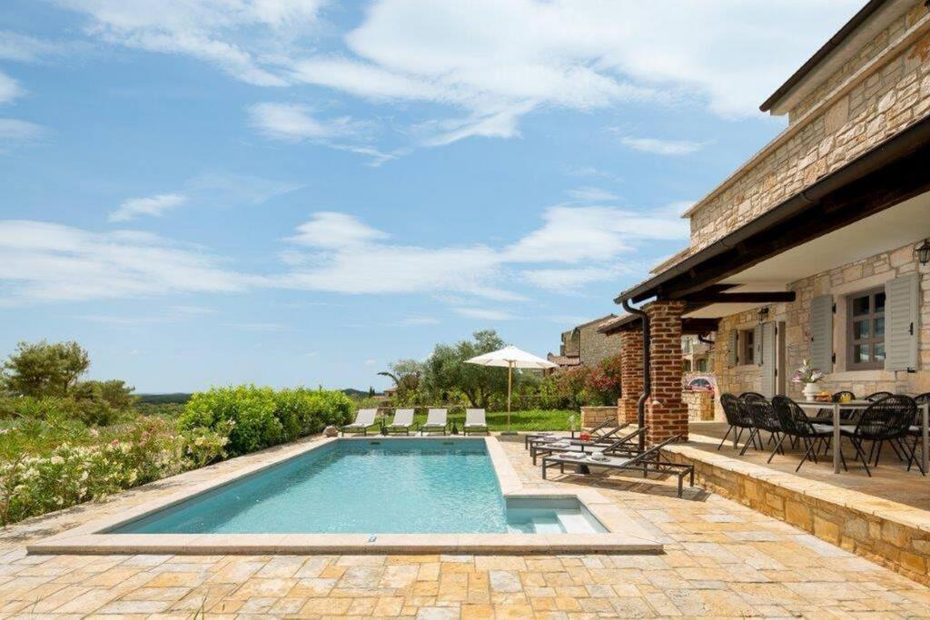 Rustic Villa Rubus with a pool in Istria photo 3