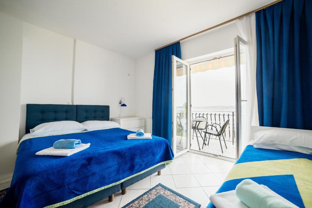 Apartments by the sea Selce photo 2