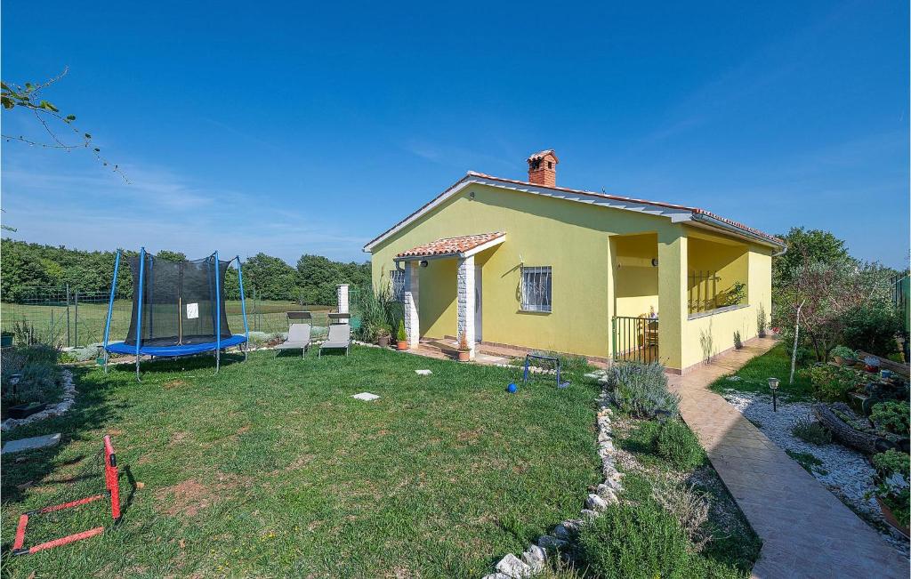 Nice Home In Marcana With Wifi — photo 1