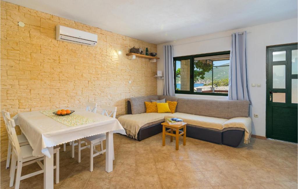 Two-Bedroom Holiday Home In Zastrazisce photo 3
