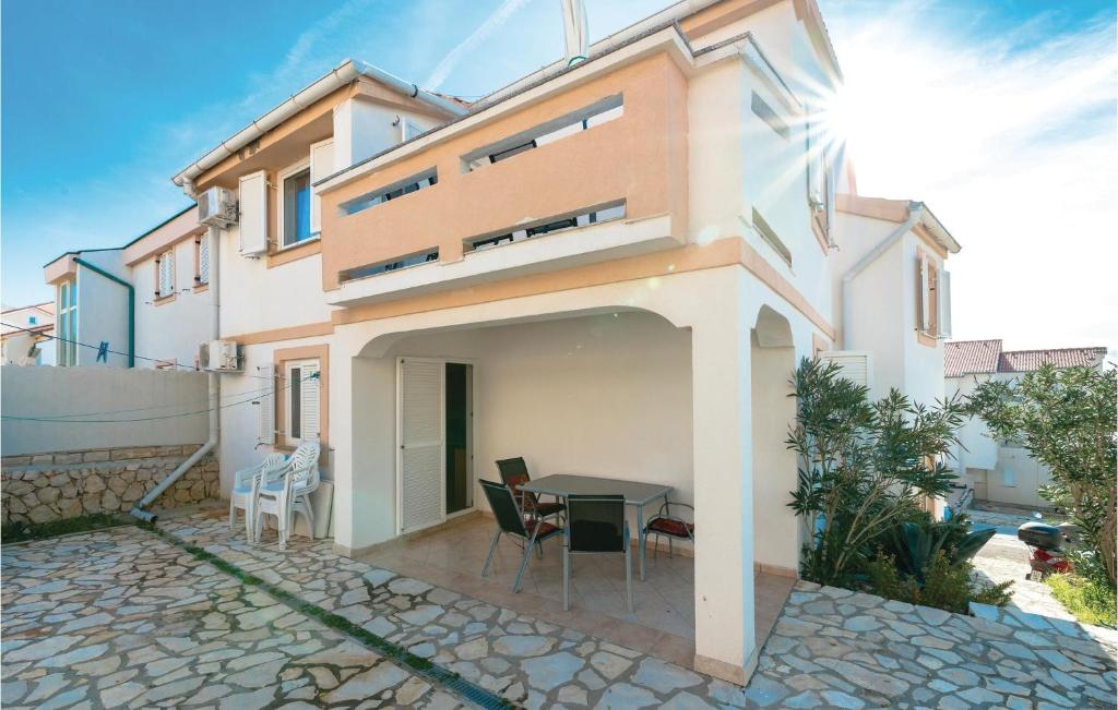 1 Bedroom Amazing Apartment In Vidalici photo 3