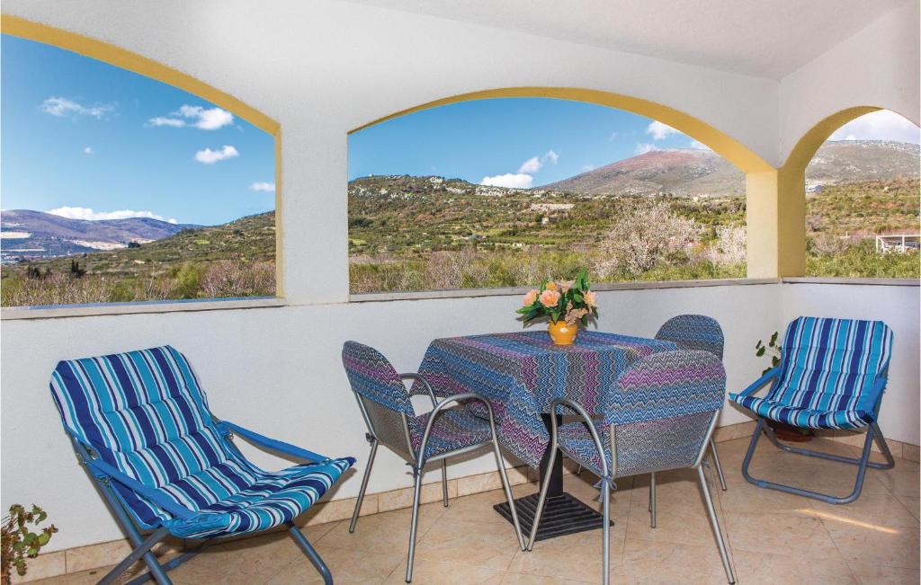 Amazing Apartment In Kastel Novi photo 3
