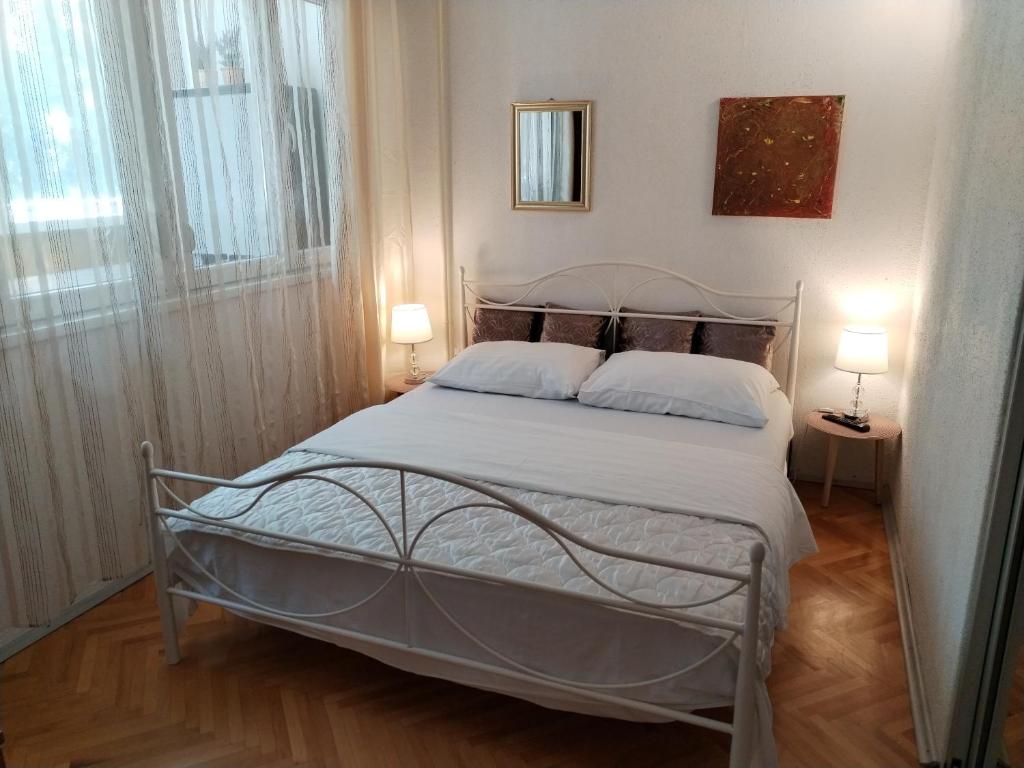 Apartment Suzana 2BR Split with balcony photo 2