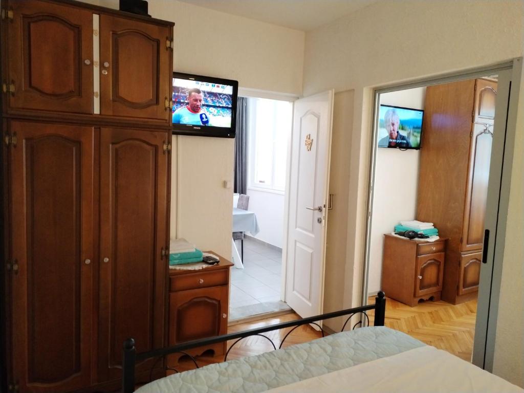Apartment Suzana 2BR Split with balcony photo 3