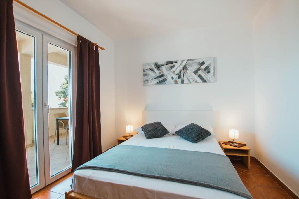 Apartments by the sea Mastrinka photo 2