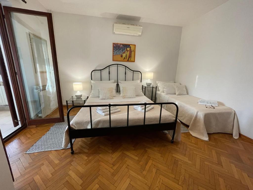 Studio apartment with swimming pool photo 2