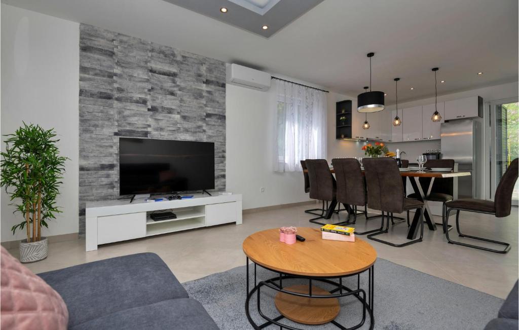 Beautiful Home In Zagvozd photo 3