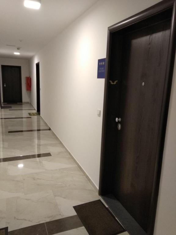Studio Apartman KRILA WINGS- parking in garage photo 2