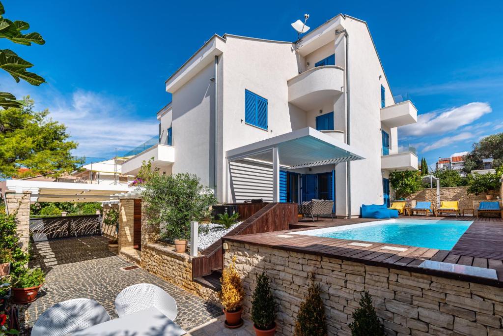 The Luxury Nest Zadar - Private Heated Pool photo 3