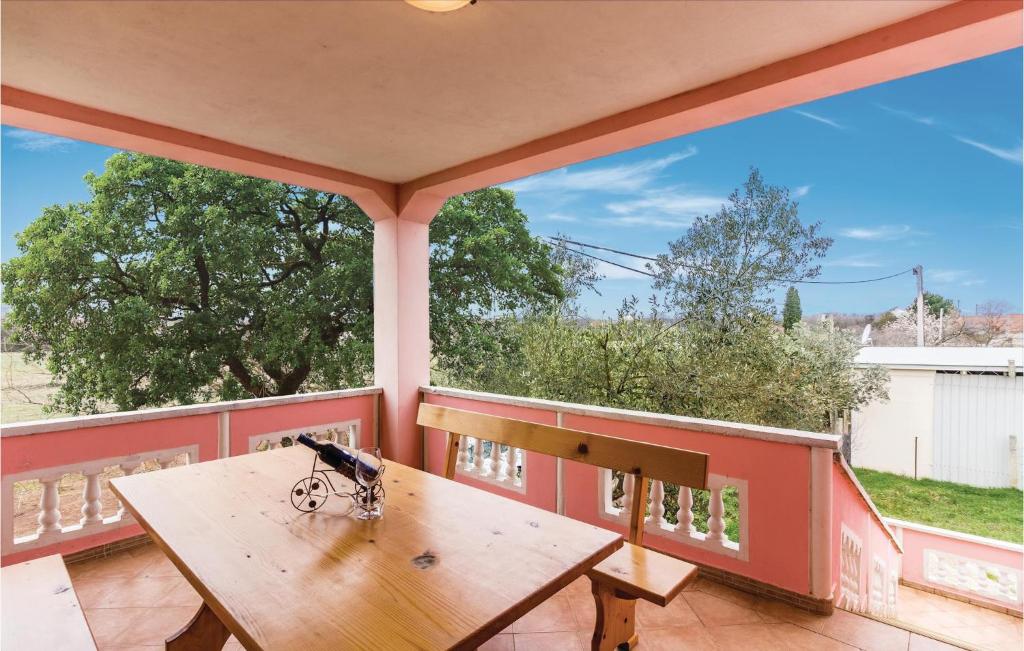 3 Bedroom Stunning Apartment In Pula photo 3