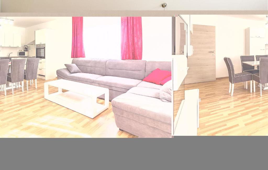 Three-Bedroom Apartment In Medulin photo 2