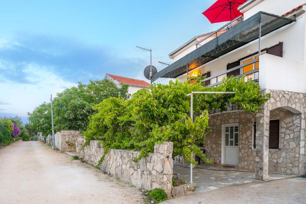 Silver Beach Apartments Vis — photo 1