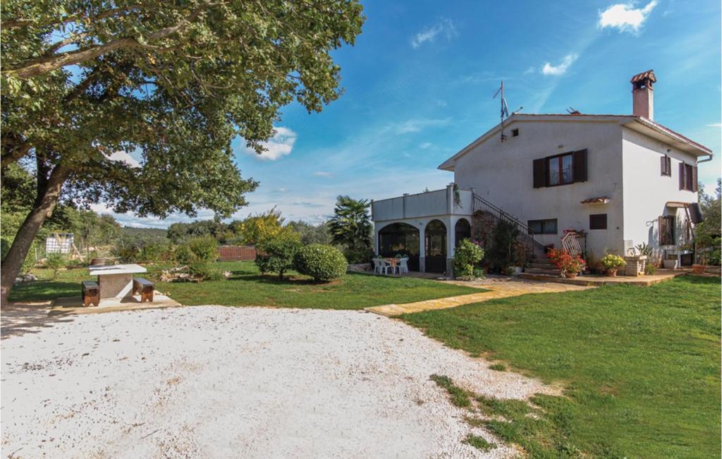 Lovely Apartment In Rovinj With Wifi — photo 1