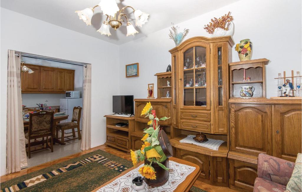 Lovely Apartment In Rovinj With Wifi photo 2