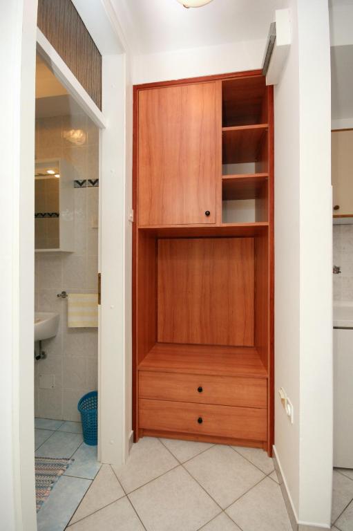 Apartments with parking space Novi Vinodolski - 5593 photo 3