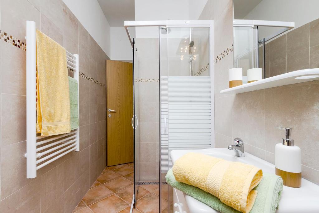 Spacious and cozy apartment with garden near Pula photo 3