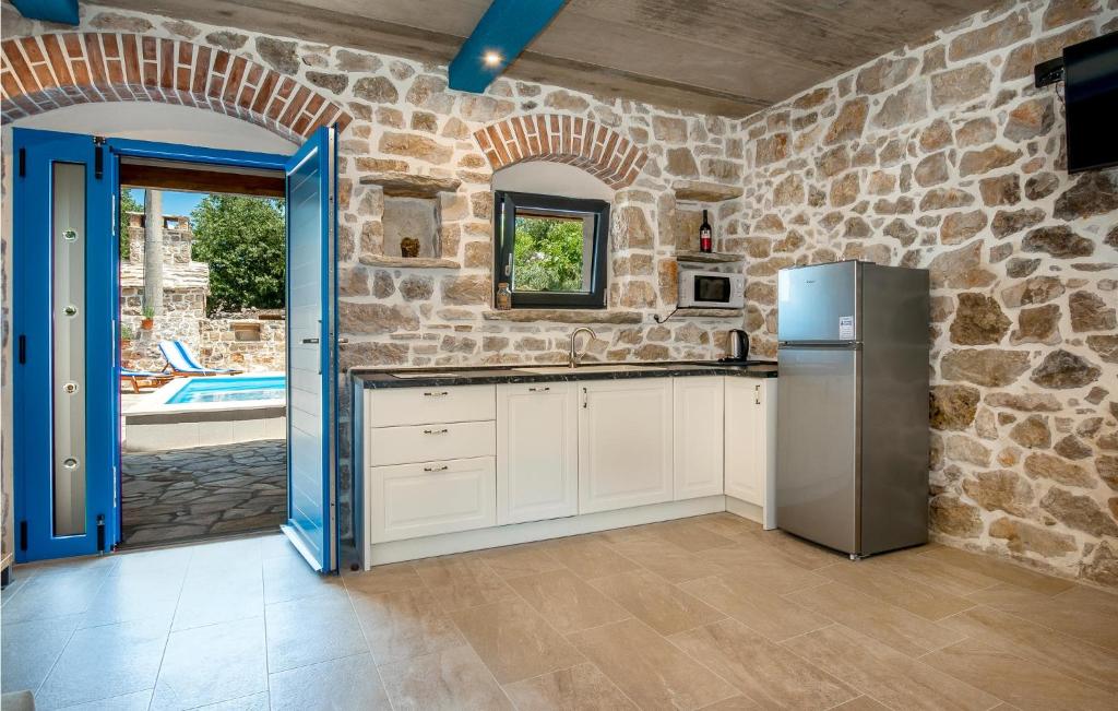 Amazing Home In Drnis photo 3