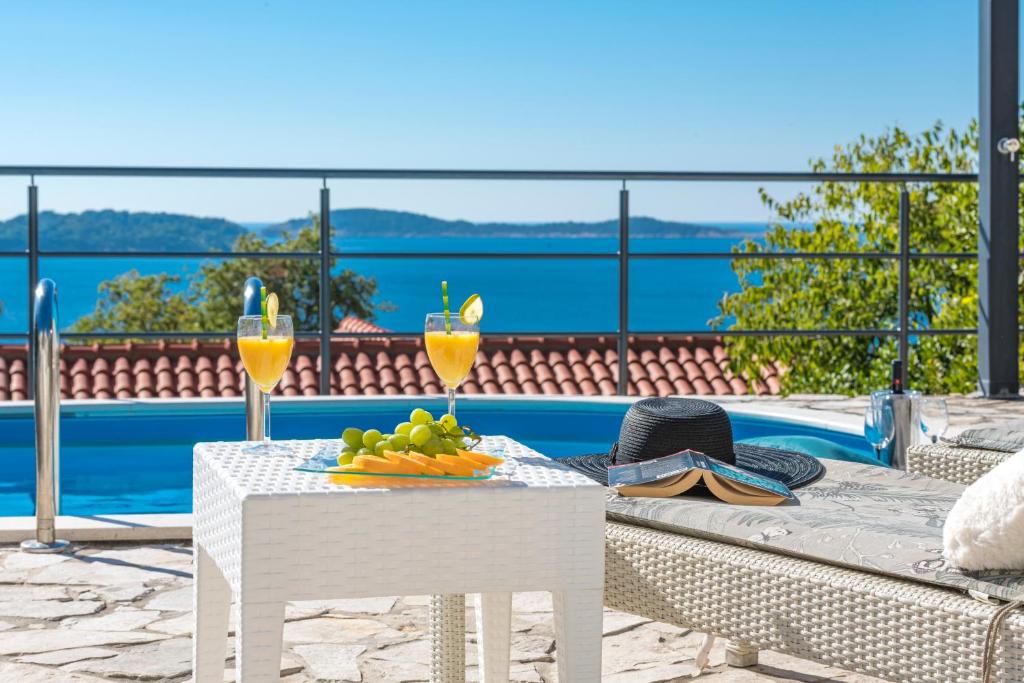 Charming Villa Svagusa with Sea View photo 2