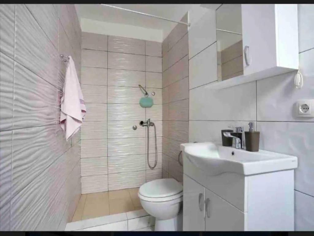 Seafront House Antonia photo 3