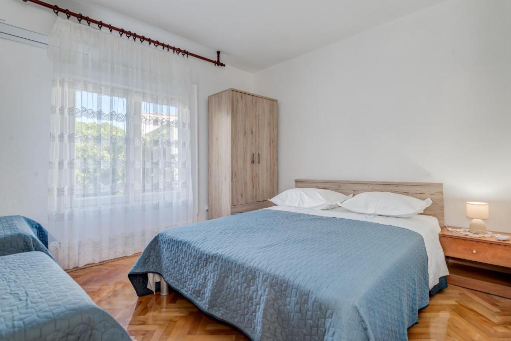 Seafront apt with balcony sea view and mooring photo 2