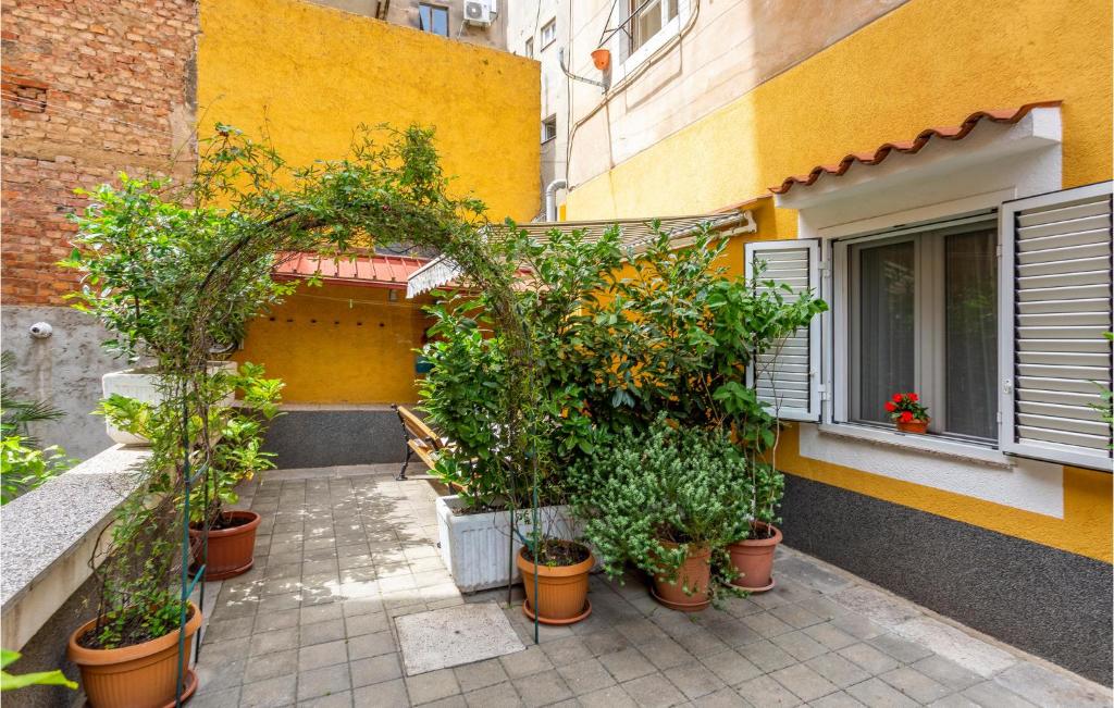 2 Bedroom Stunning Apartment In Rijeka photo 2