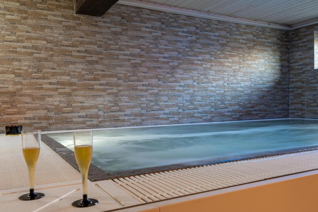 Mountain Escape house with indoor pool — photo 1