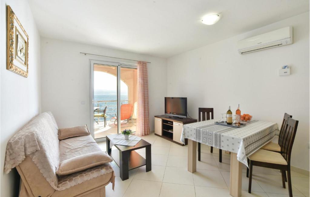 One-Bedroom Apartment In Stanici photo 3