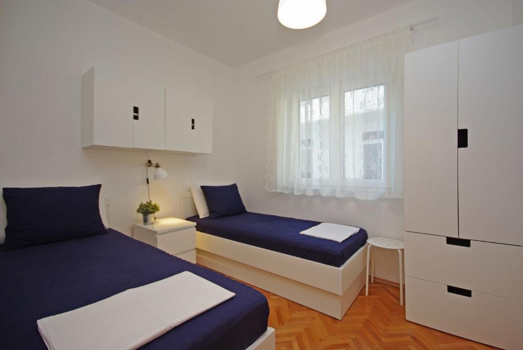 Beachfront Apartment photo 2