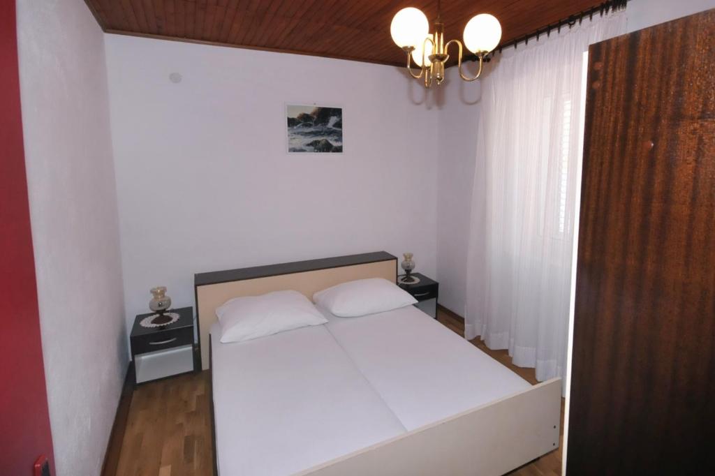 Apartment Metajna 6421c photo 2