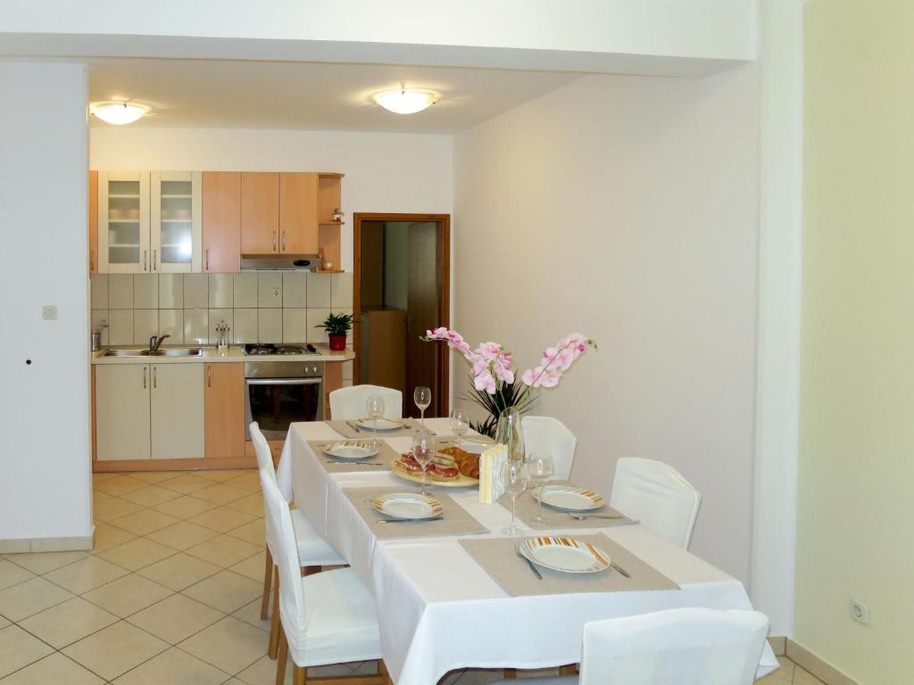 Apartment Toni-2 by Interhome photo 3