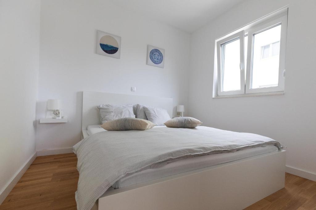 Apartment M photo 2