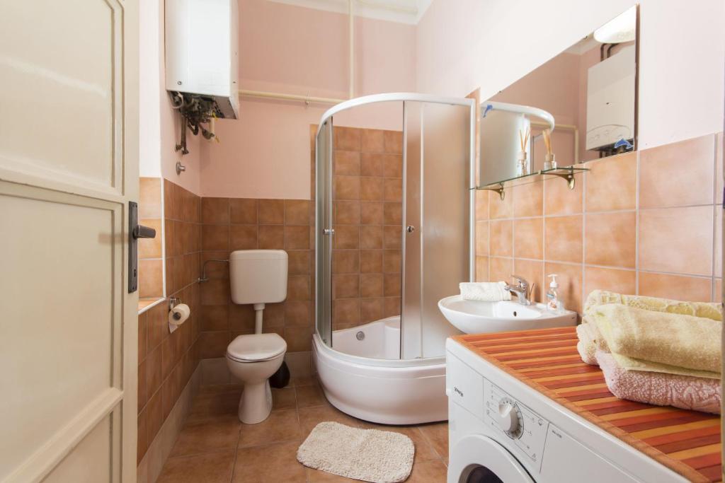 Spacious & Smart Center Apartment photo 3