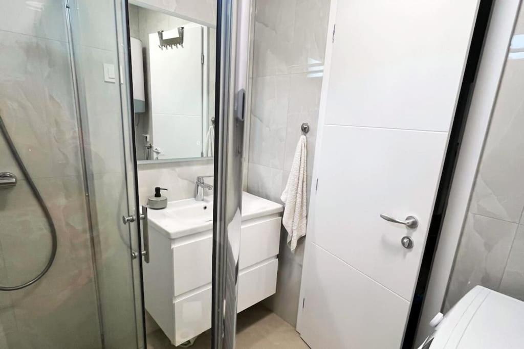 Apartment Maris - 1 Min to Beach & Sea View photo 3