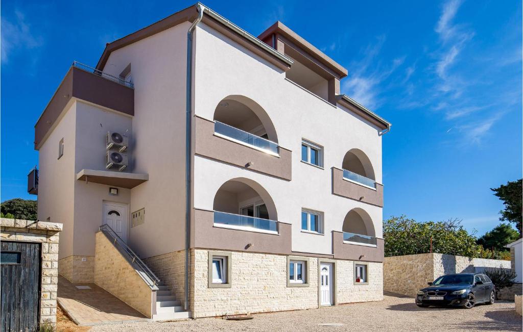 Gorgeous Apartment In Stara Novalja photo 2