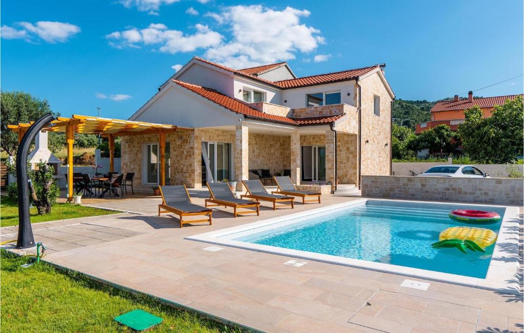 Villa Holiday Home Bodula — photo 1