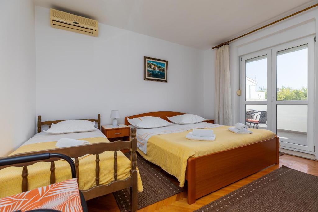 Studio Omis 2745a photo 2