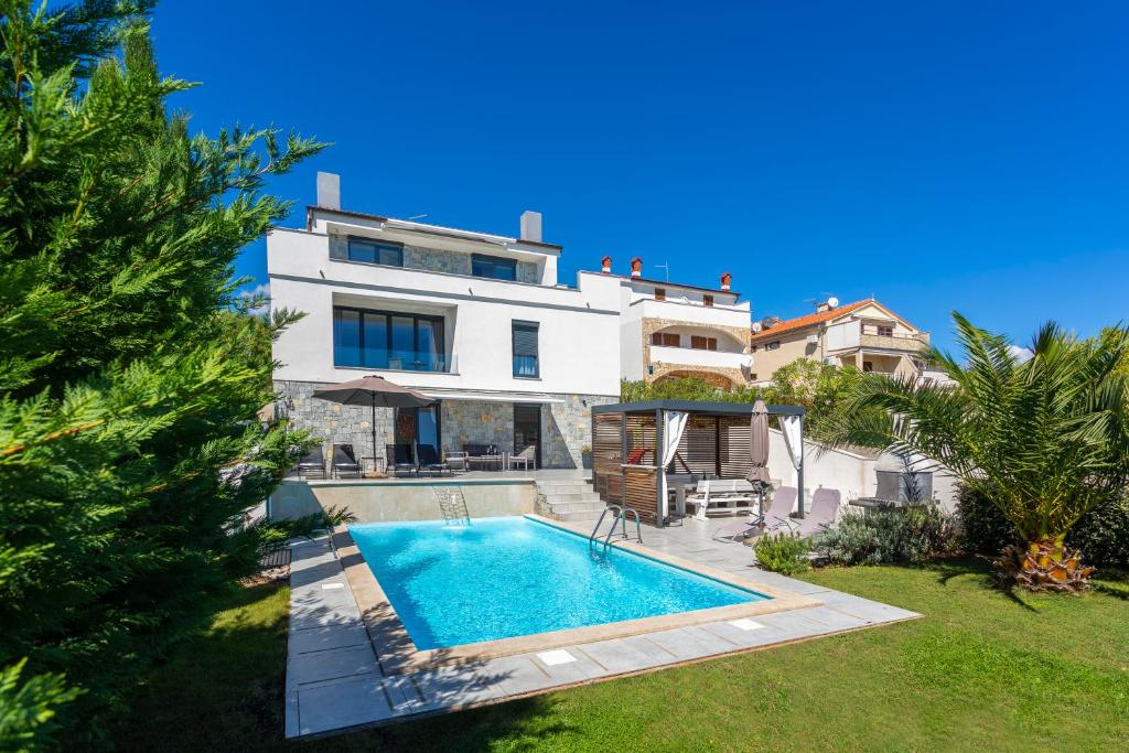 Sun & Sea Villa with a view — photo 1