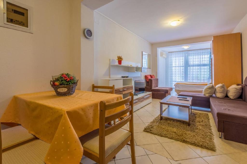 Studio für 2 Personen ca 35 qm in Crikvenica photo 3