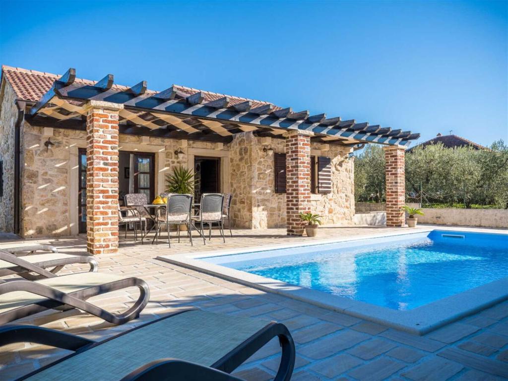 Stone Villa Petit Rustica with pool — photo 1