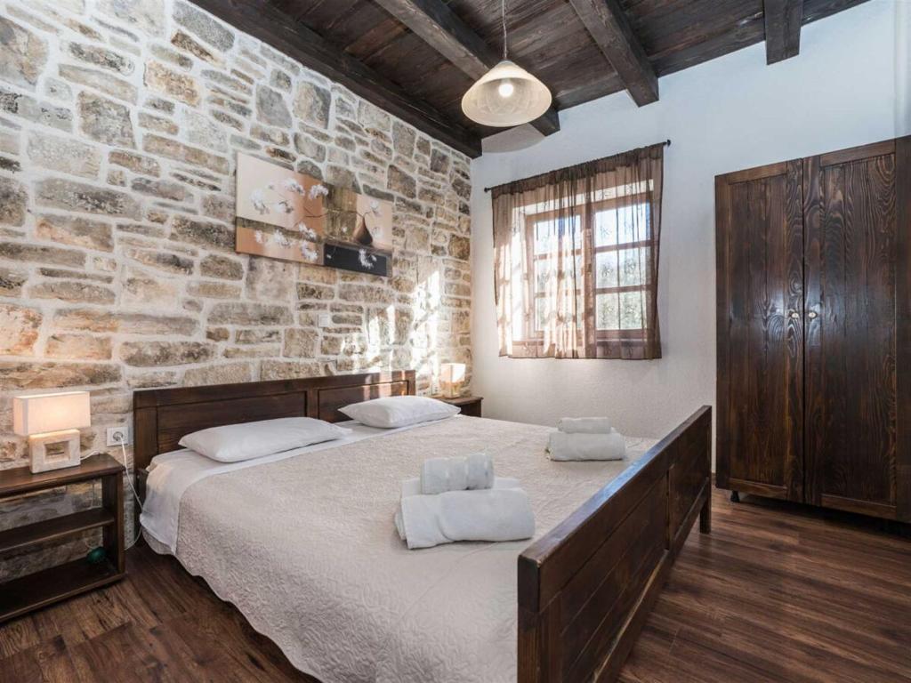 Stone Villa Petit Rustica with pool photo 2
