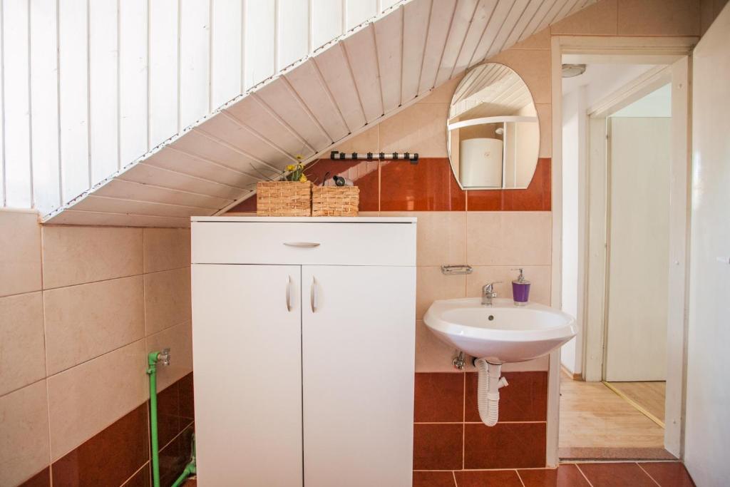 Top-Floor Apartment in Trogir Center photo 3