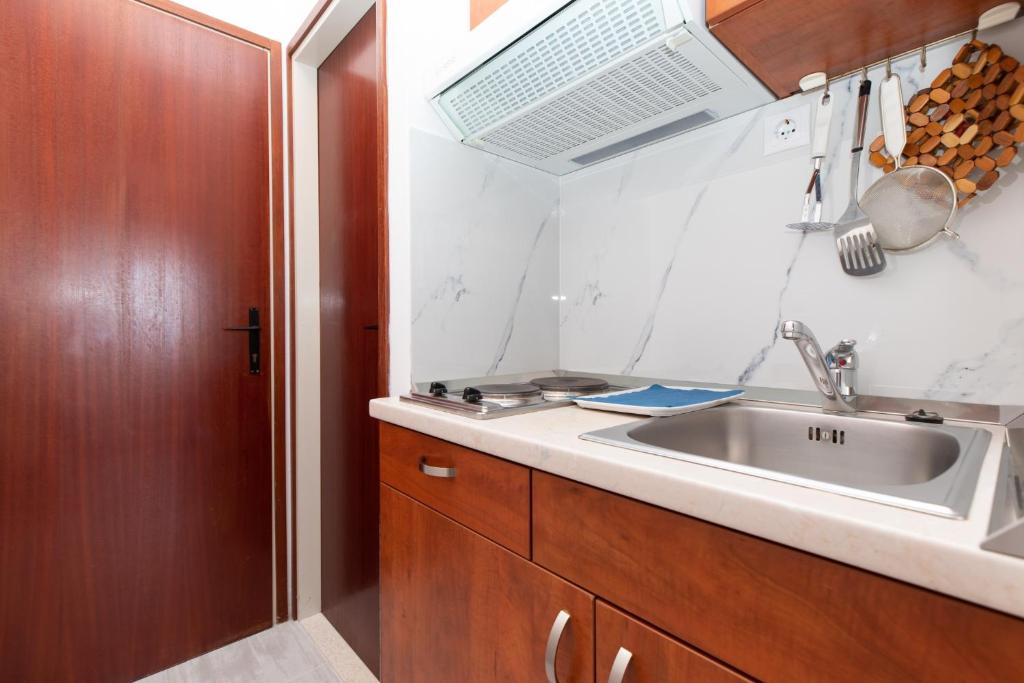Apartments by the sea Medici photo 3