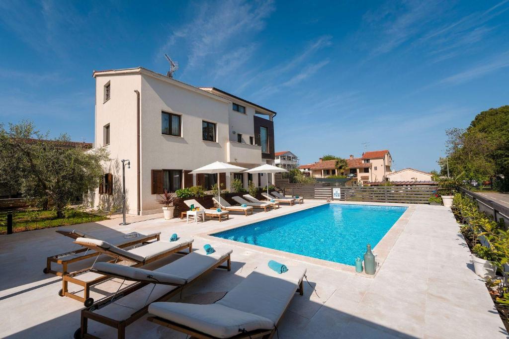 Traumhaftes Apartment nur 100 Meter zum Strand mit Jacuzzi — photo 1