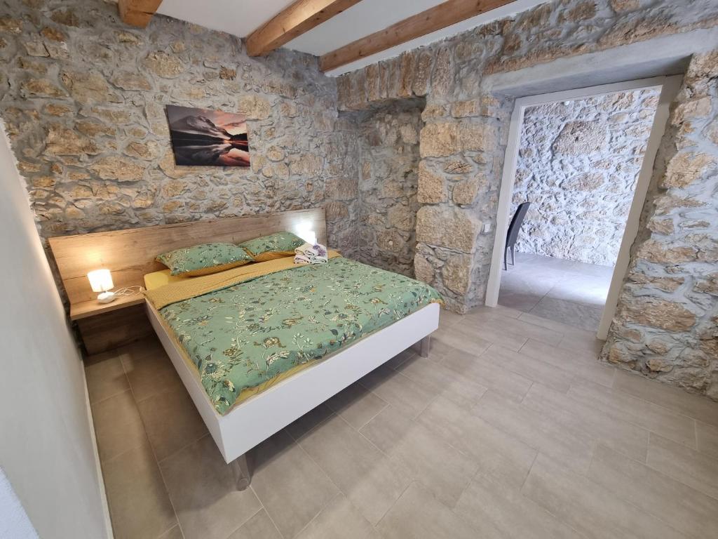 STONE HOUSE with pool photo 2