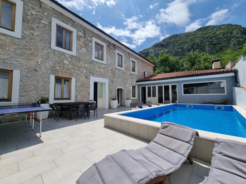STONE HOUSE with pool photo 3