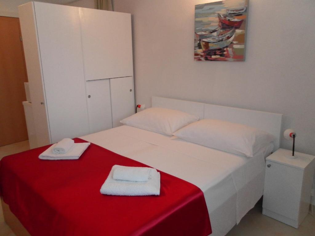 Apartments with WiFi Split - 15196 photo 2